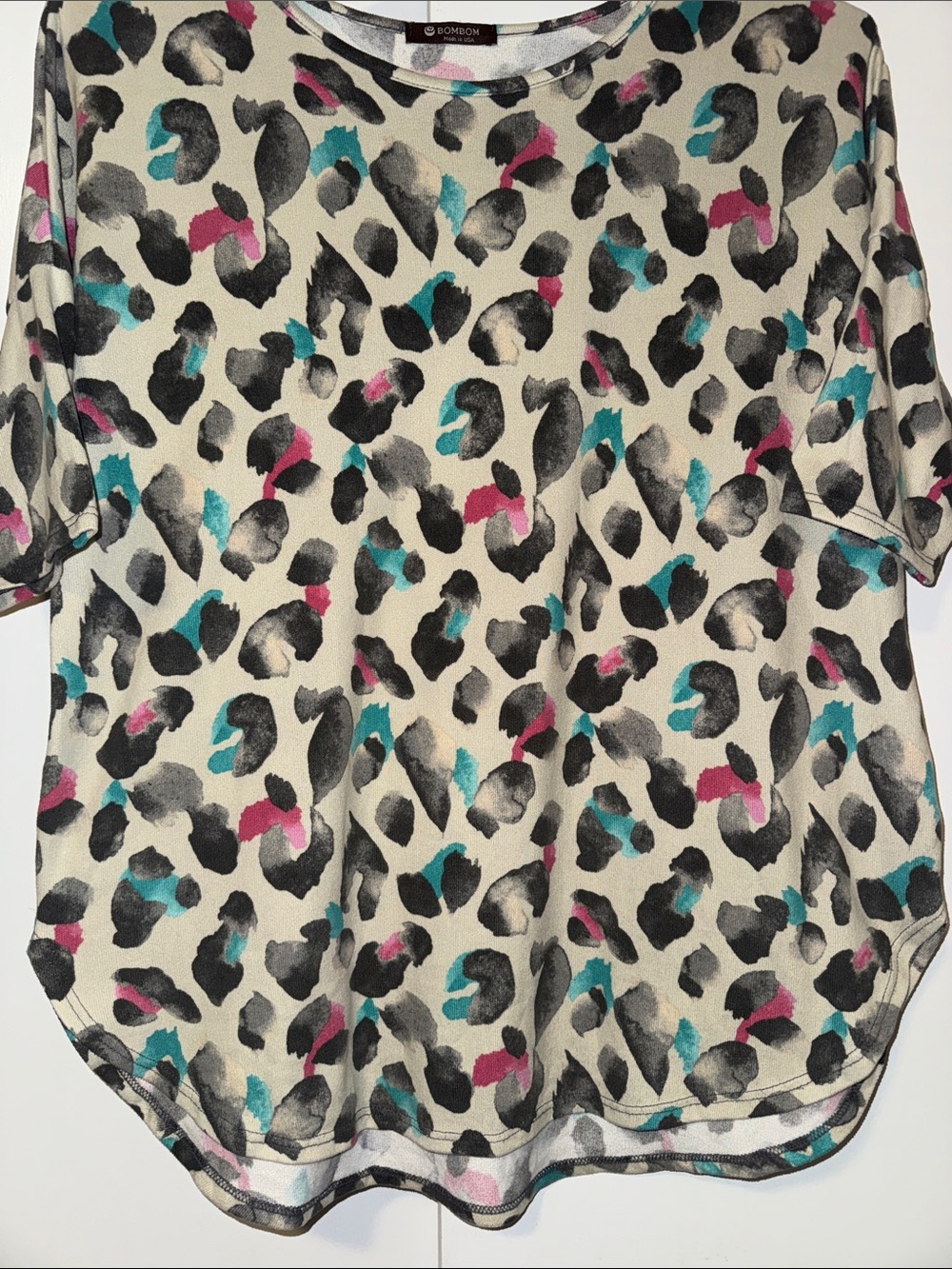 BOMBOM Loose Fit Animal Print Soft Knit Top Women’s M Medium - Picture 4 of 9